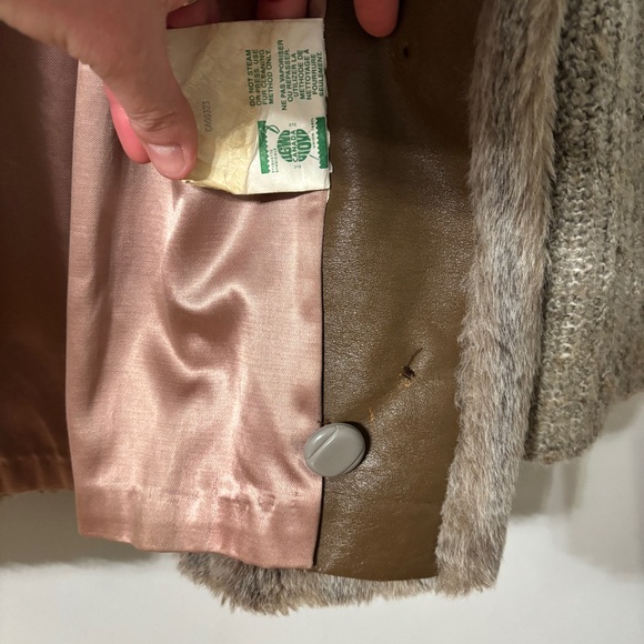 Vintage Women's Faux Fur Teddy Jacket in  Brown and Grey Hues - Picture 4 of 13